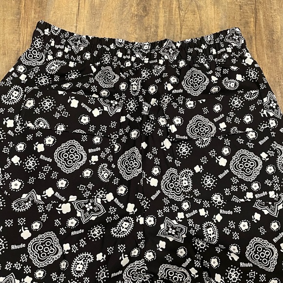 NEW Rhude Bandana Paisley Logo Shorts Black Spell Out RH Swim Trunks - Picture 5 of 8